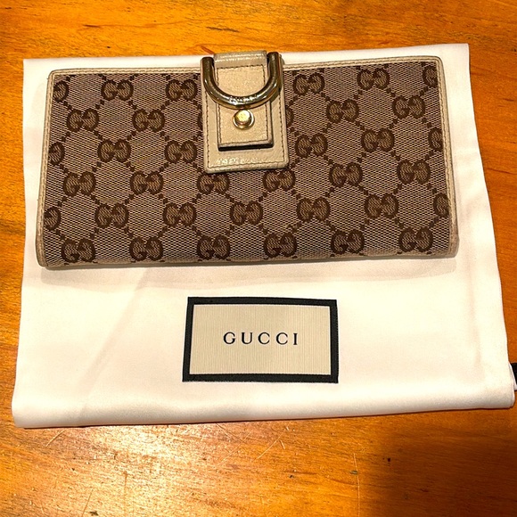 GUCCI Scarlett Monogram Canvas Logo Leather Bi-Fold Wallet. - Picture 15 of 15